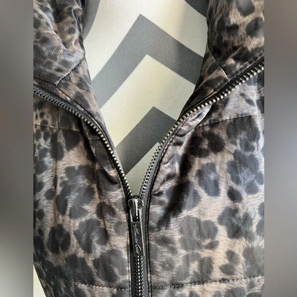 Kenneth Cole Leopard Vest - Size Small - Picture 2 of 5